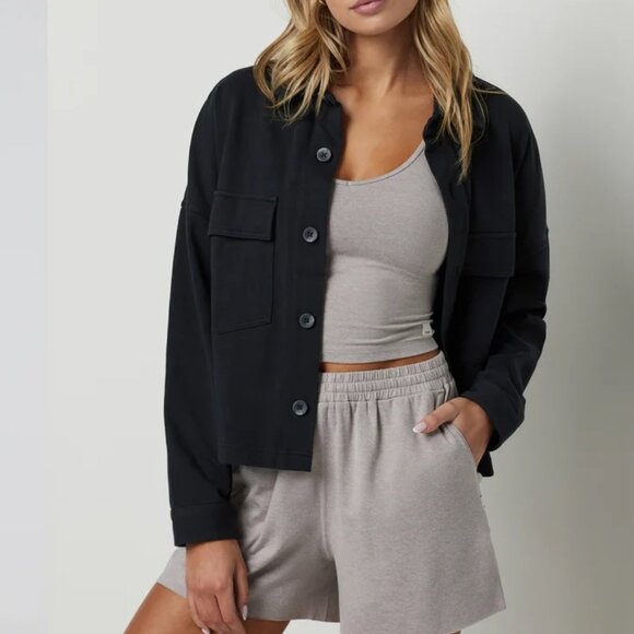 Vuori Mackenzie Cropped Shirt Jacket * Washed Black * Large - Picture 1 of 16